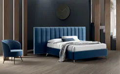 Letto imbottito Stilfar moderno in esposizione da Brennero Case&Stili a Verona