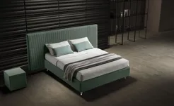 Letto imbottito Stilfar moderno in esposizione da Brennero Case&Stili a Verona